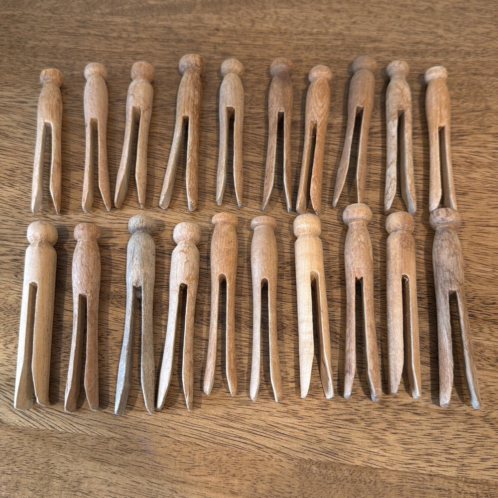 VTG Wooden Clothes Pins Pegs Old Fashioned Lot Of 20 Primitive Craft Homestead